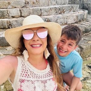 Meet your Posher, Monica